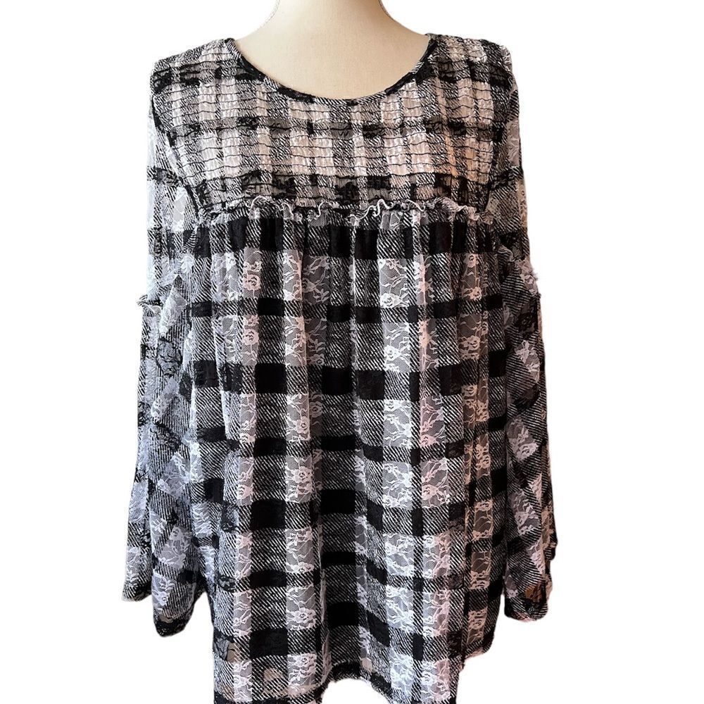 TIME and Tru black and white lace blouse size XL like new!…………